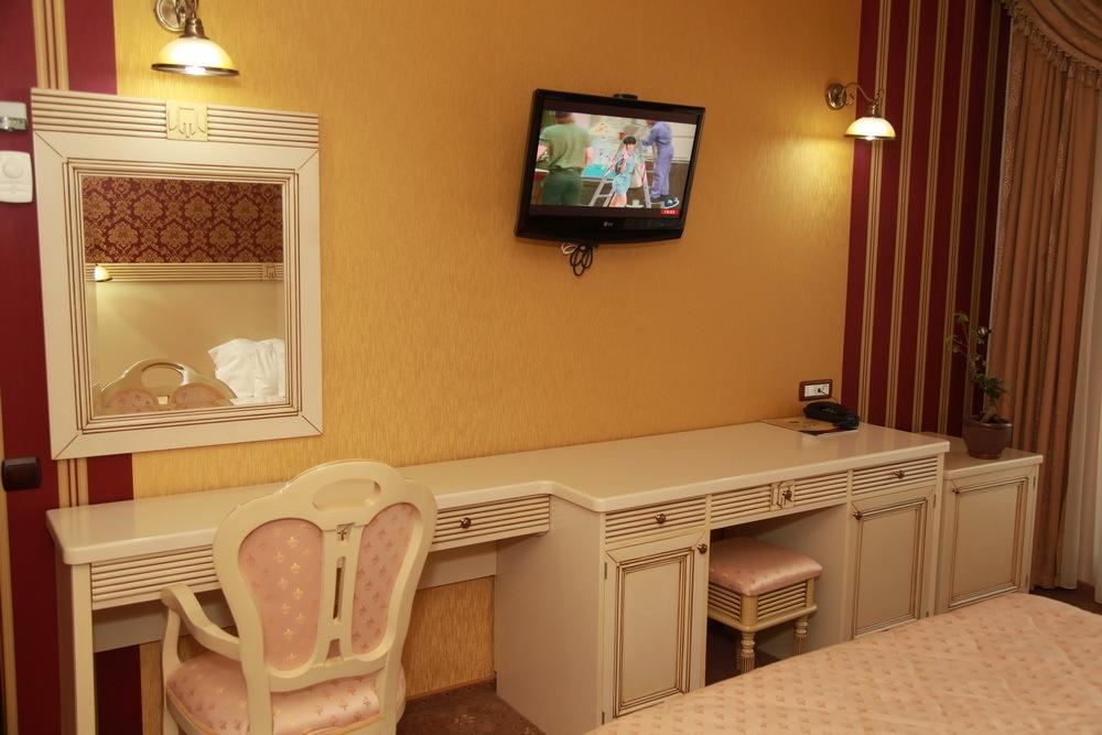 Hotel Majestic Яссы Экстерьер фото
